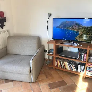Mangia, Leggi, Dormi , Costa di Serina Italia