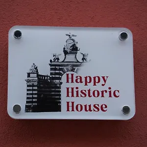  Apartament Happy Historic House